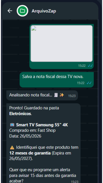 Conversa no WhatsApp: o usuário salva a nota fiscal de uma TV e o ArquivoZap registra 12 meses de garantia.
